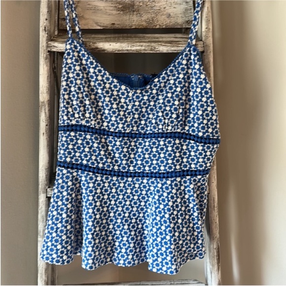 Skies are Blue embroidered Peplum tank - Picture 2 of 4